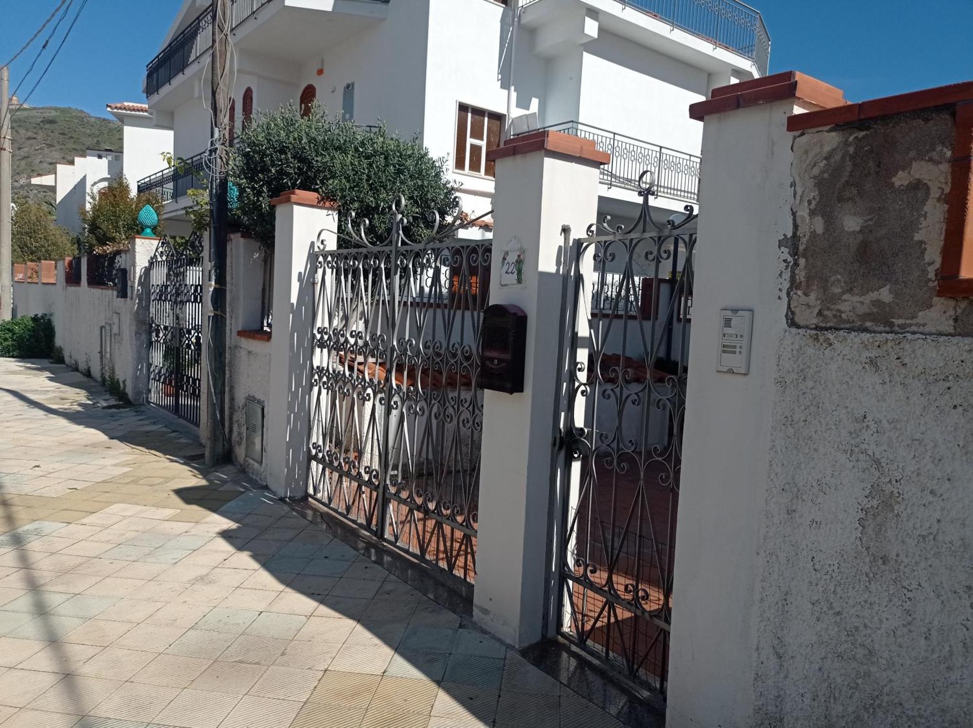 Mansarda Con Terrazzo Vista Mare Villa Oliveri Ngoại thất bức ảnh